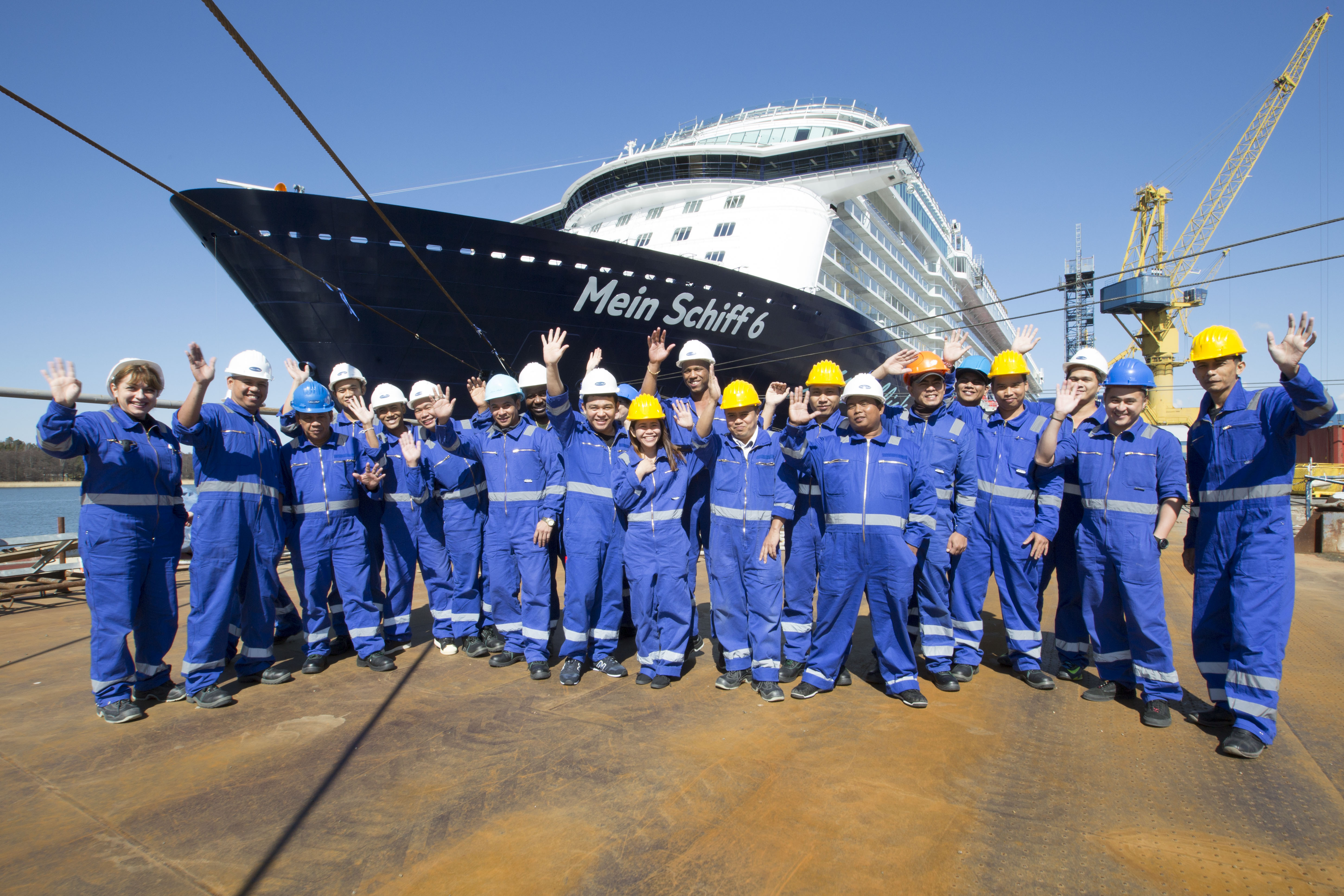 Alle Mann An Bord Crew Auf Der Mein Schiff 6 Kommt An Mein Schiff Blog