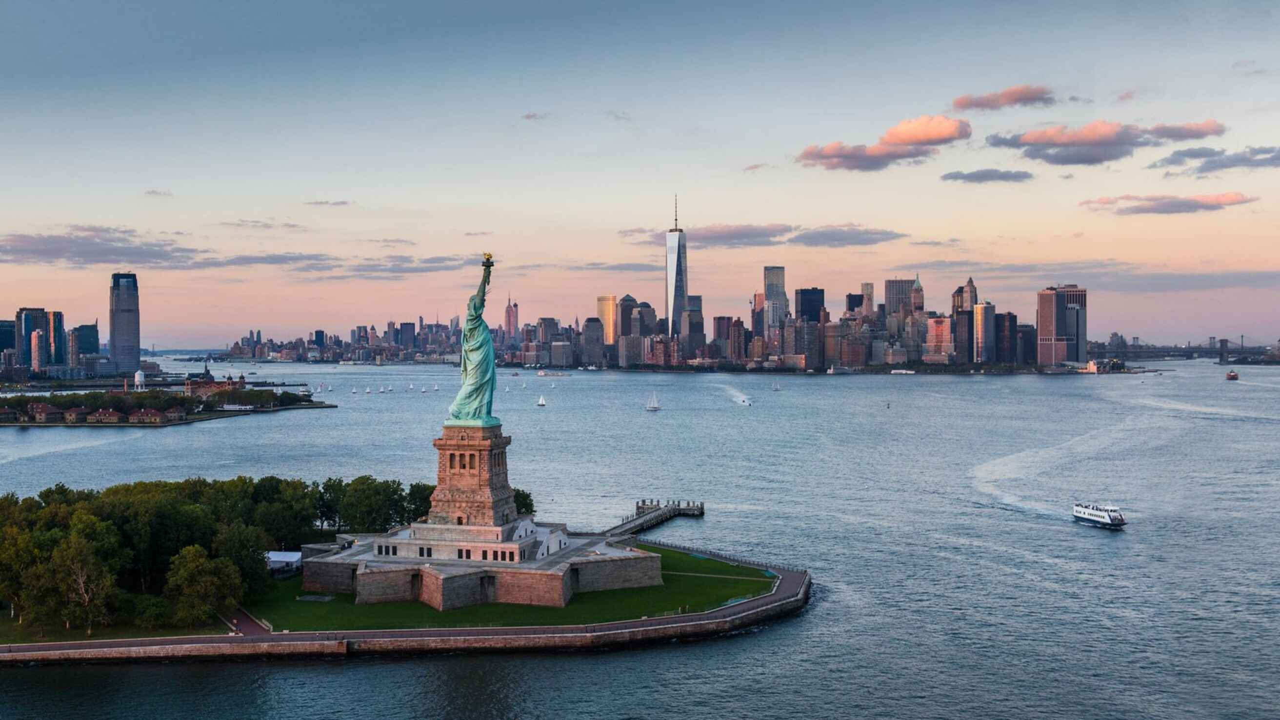 America. Статуя свободы Нью-Йорк. Нью-Йорк бстатуясвободы. Статуя свободы yjubнью-Йорк. Нью-Йорк Сити статуя свободы.