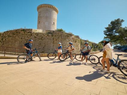 Entdeckerfahrt: Mit dem Bike Las Palmas erkunden TUI Cruises Mein Schiff